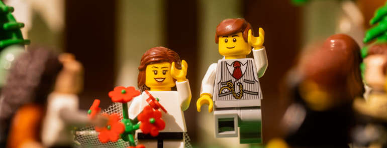 Chris Wallace si occupa di uno speciale matrimonio LEGO