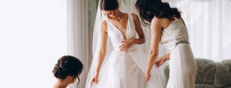 La prova dell’abito da sposa: cosa portare con sè