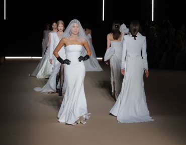 Sempre più cool: sfila la sposa moderna di Pronovias